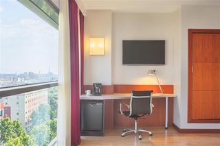 Гостиница Four Points by Sheraton Barcelona Diagonal
