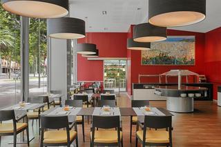 Гостиница Four Points by Sheraton Barcelona Diagonal