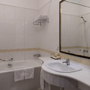 Grand Hotel Tien Shan