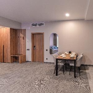 Yar Club Hotel