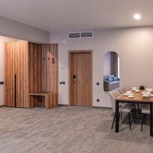 Yar Club Hotel