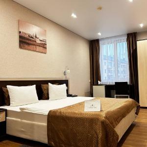 Hotel Crystal