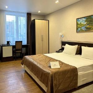 Hotel Crystal