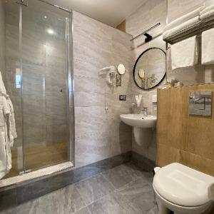 Irbis Hotel