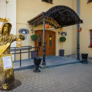Гостиница Монастырский