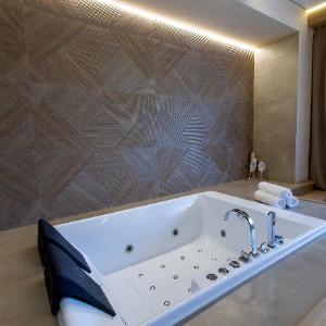 Hotel Kamarooms Business & Spa