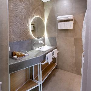 Hotel Kamarooms Business & Spa