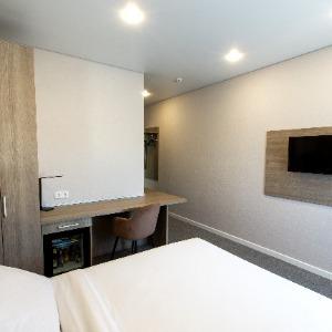 Hotel Kamarooms Business & Spa