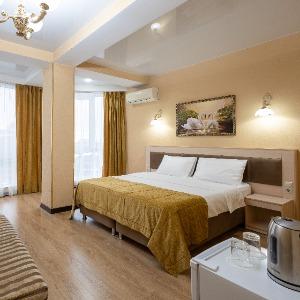 Hotel Golden House