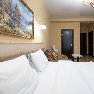 Hotel Golden House