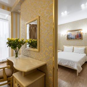 Hotel Golden House