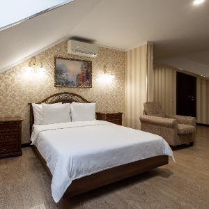 Hotel Golden House