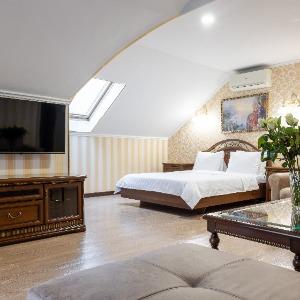 Hotel Golden House