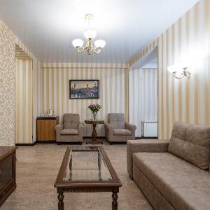 Hotel Golden House