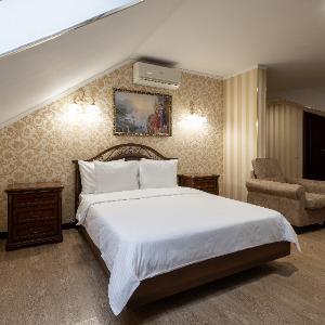 Hotel Golden House