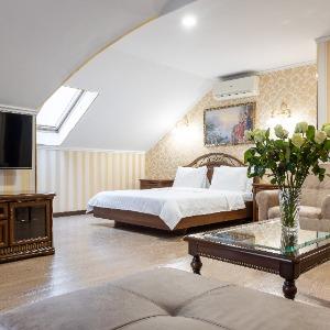 Hotel Golden House