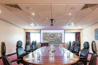 Гостиница DoubleTree by Hilton London Heathrow Airport