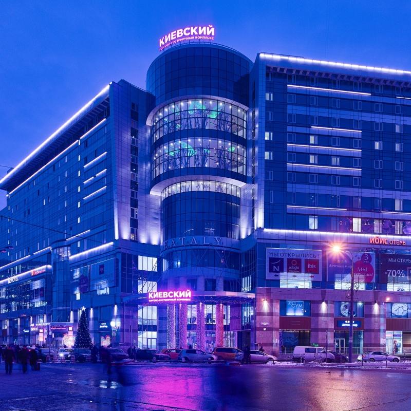 Hotels moscow centre. Ибис отель Москва Киевская. Novotel Киевская 2. Новотель Адажио Ибис Москва Киевская. Гостиница Новотель Москва Киевская.