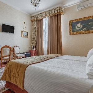 Гостиница Бристоль
