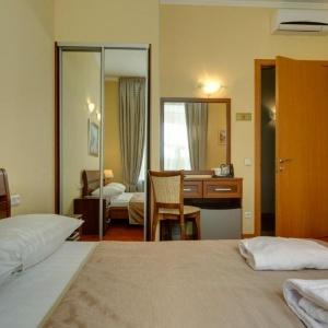 Guest house Solo Isaak Square