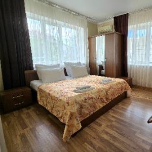 Hotel Kapitan Morey