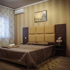 Гостиница Гранд Лион (б. Рица Холл)