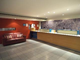 Гостиница St Giles Feltham Heathrow