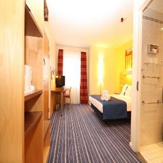 Гостиница Holiday Inn Express Croydon