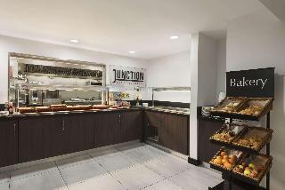 Hotel Ramada by Wyndham Cambridge