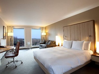 Гостиница Hilton London Heathrow Airport T5