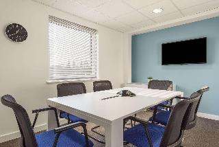 Гостиница Days Inn by Wyndham Watford Gap