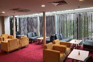 Гостиница Ramada by Wyndham Cobham