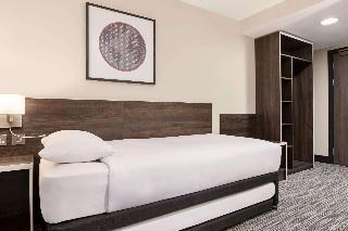 Гостиница Ramada by Wyndham Cobham