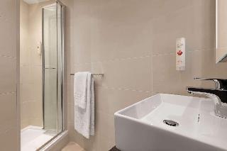 Гостиница Ramada by Wyndham Cobham