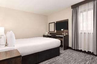 Гостиница Ramada by Wyndham Cobham