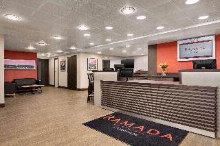Гостиница Ramada by Wyndham Cobham