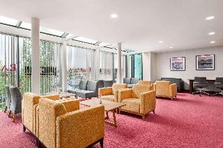 Гостиница Ramada by Wyndham Cobham