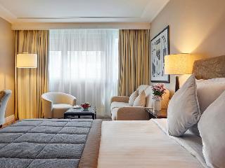 Гостиница Warwick Paris