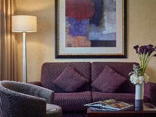 Гостиница Warwick Paris