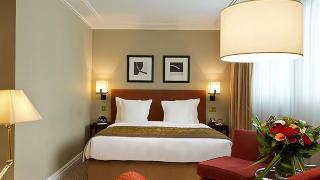 Гостиница Warwick Paris