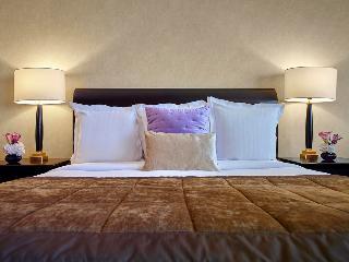 Гостиница Warwick Paris