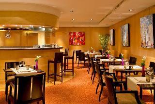 Гостиница Warwick Paris
