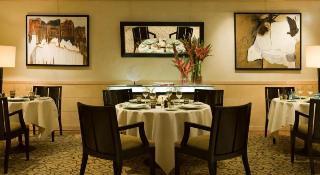 Гостиница Warwick Paris