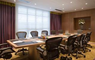 Гостиница Sofitel Strasbourg Grande Ile