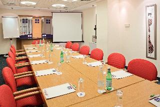 Гостиница Holiday Inn Express Arras