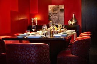 Hotel Renaissance Paris Arc de Triomphe