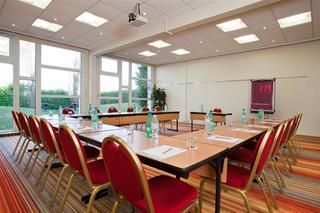 Гостиница Hotel Mercure Paris Sud Les Ulis Courtaboeuf