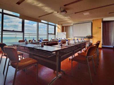 Гостиница Holiday Inn Express Shanghai Nanhuizui