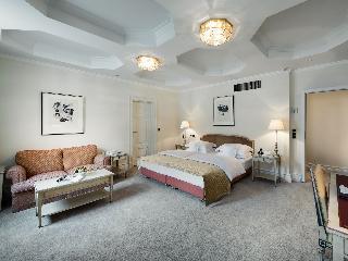 Excelsior Hotel Ernst