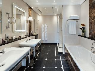 Excelsior Hotel Ernst